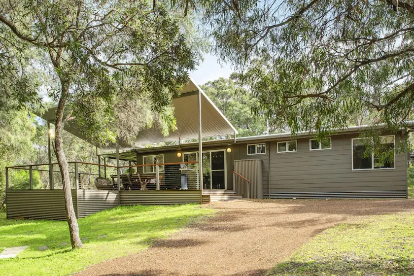 2 minutes to Hamelin Bay beach and house located in a forest location. - Image 1