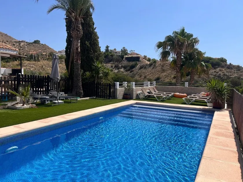 Elegant & Affordable Villa, Private swimming pool sleeps 4 to 10 adults - Image 1