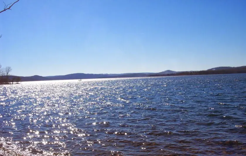 Luxury Lakefront ,1750 sq. ft, 3/2 One Level Condo with NO steps close to ~SDC~ - Image 1