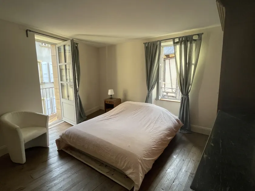 Maison de Ville au Coeur du Village - Image 1