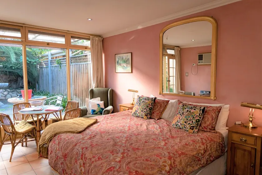 King Bedroom with King Spa Bathroom ensuite and Private Courtyard - Image 1