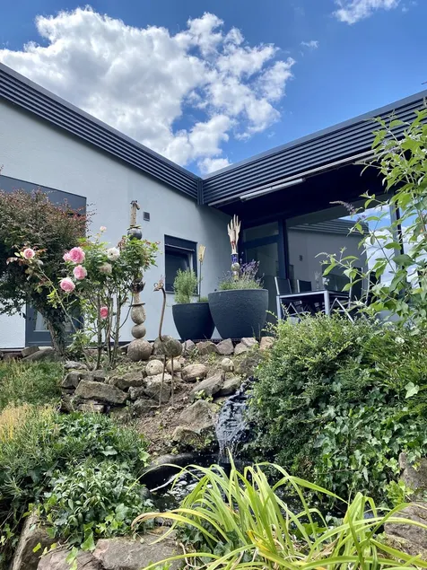 Very nice newly renovated holiday home with a large garden and terrace - Image 1