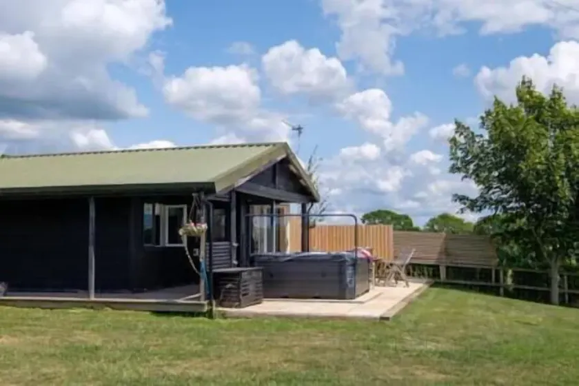 Ash Lodge - Exclusive Lodge with Hot Tub and stunning views - Image 1