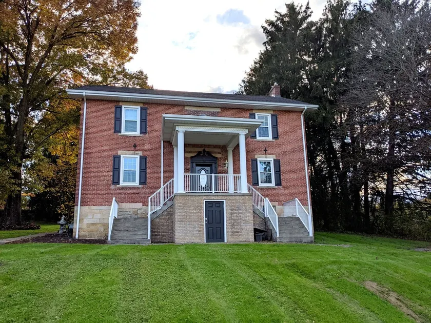 Winery Farmhouse - Image 1