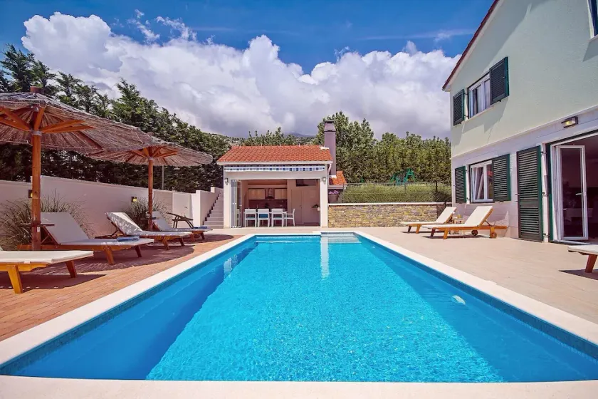 VILLA STOZAK, private heated pool, cinema room and sauna, 7 km from beach - Image 1