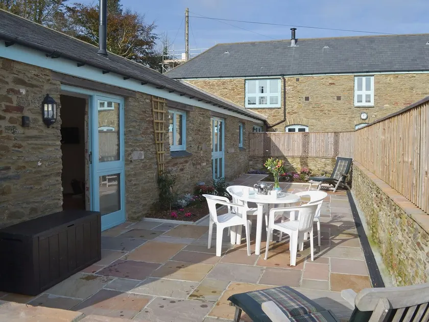 2 bedroom accommodation in East Charleton, near Kingsbridge - Image 1