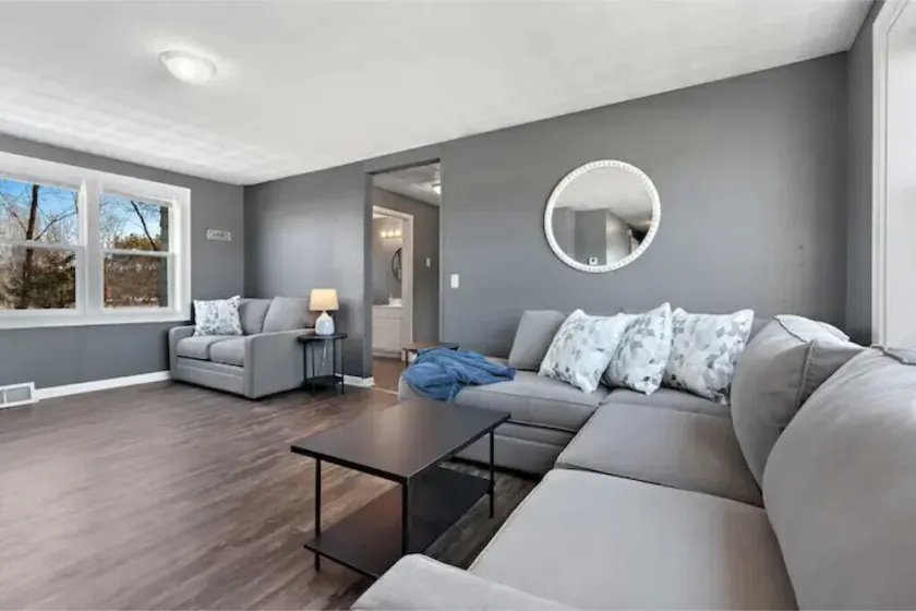 Private country setting! Close to water and other amenities! - Image 1
