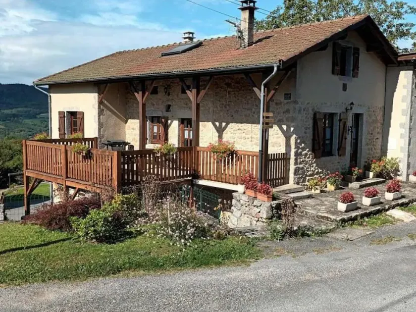 Maison de charme avec SPA en montagne Bourbonnaise - Image 1