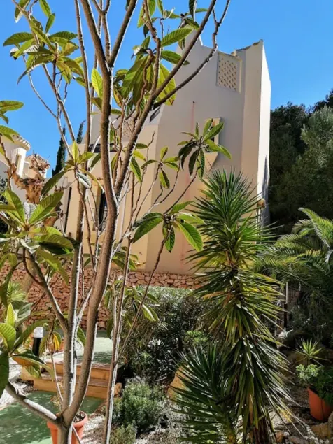 villa blanche. Urbanisation de luxe, à proximité des espaces verts de la plage. 3 cames - Image 1
