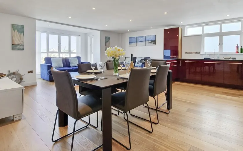 4 POINT VIEW-Award Winning 3 Bed Apartment with parking /Croyde Bay - 5 min walk - Image 1