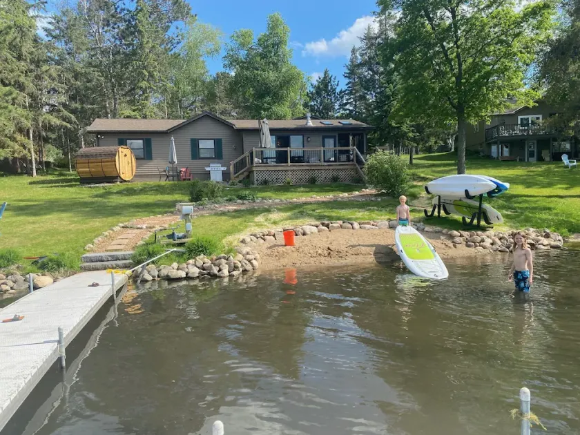 Family boating cottage on Whitefish Chain of Lakes - Image 1