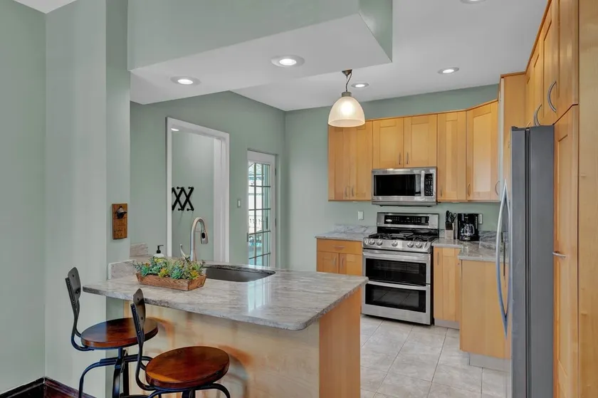 Oakley Square 3BR Charmer - Total Walkability home - Image 1