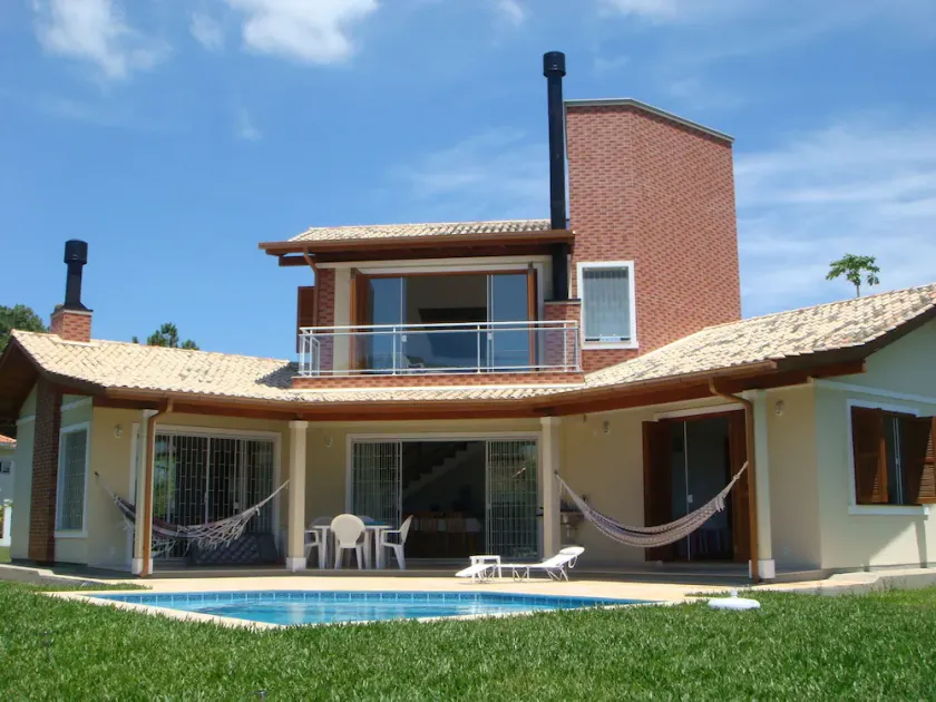 Brand new townhouse on a quiet street, close to the beach. Sleeps 12 people. - Image 1