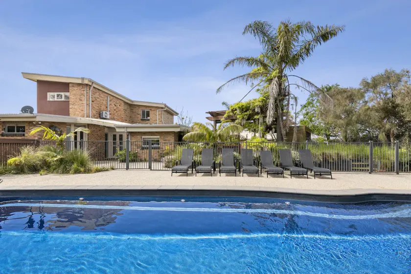 Saltwater VILLA -5 bed, 12m heated* POOL -foxtel, billiards, BONUS* OFFERS 2026. - Image 1