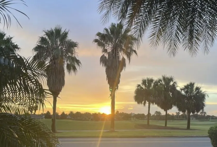 GOLFVIEW Cottage - Charming Home w/Great View! Golf Cart, BBQ, & WiFi - Image 1