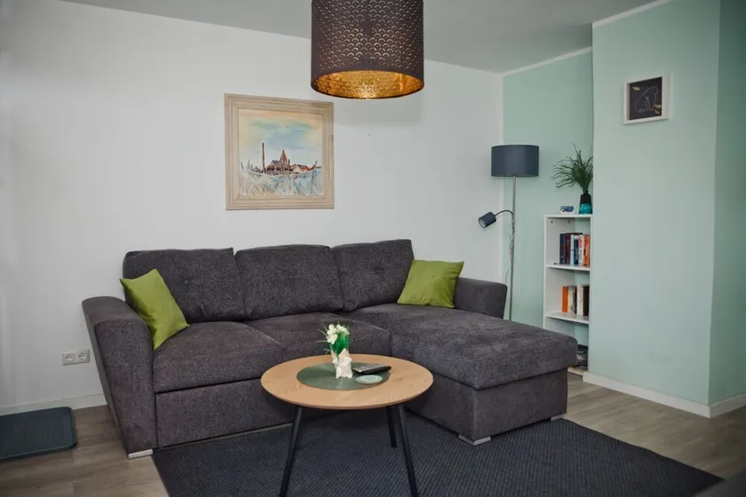 Henning 1 - Image 1