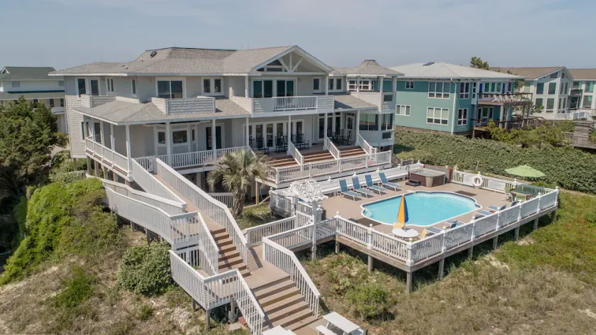 Hobbs Realty - Oceanfront with Heated Pool, Elevator, and Hot Tub - Image 1