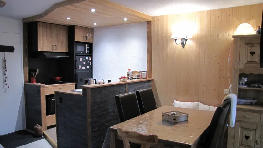 Cozy 5-person apartment in the village, right at the slopes—Les Teppes Residence - Image 1
