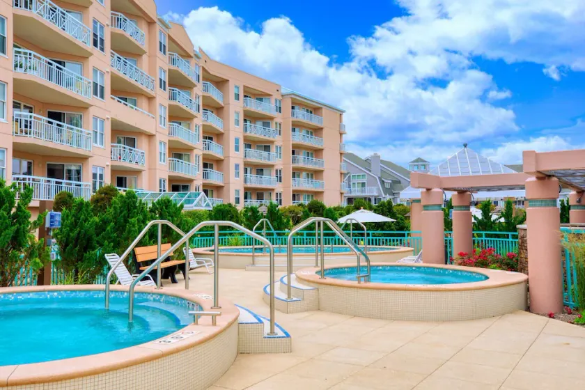 SEAPOINTE VILLAGE, CAPE MAY AREA.   Indendørs swimmingpool og varmt bad åbent hele året. - Image 1