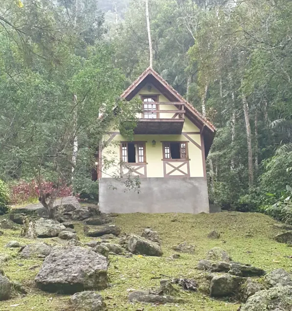 2 chalets avec cascades privées - Image 1
