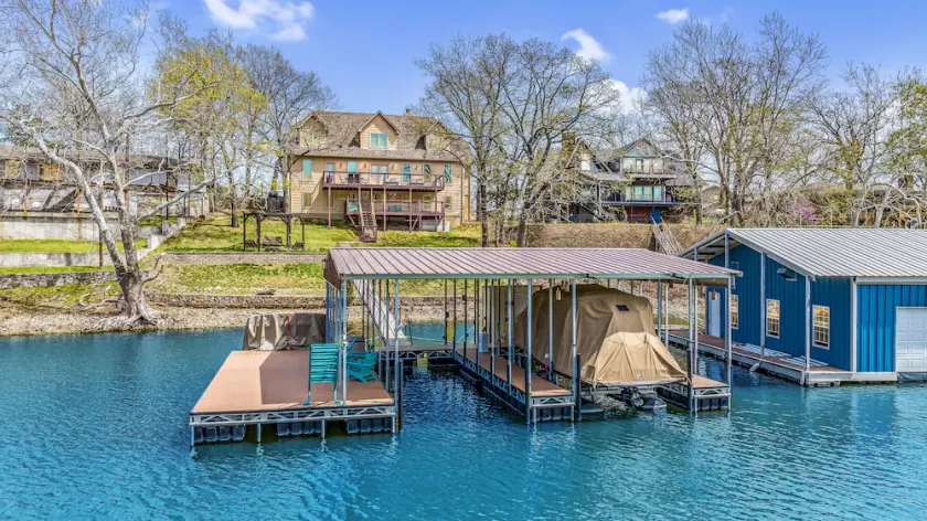 New Luxury Water Front Oasis with New Private Dock & Hot Tub!! - Image 1