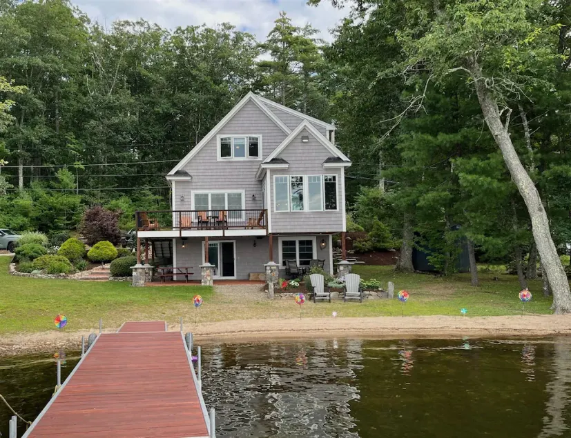 Beautiful contemporary 3 bedroom and 2.5 bath home on Square Pond. - Image 1