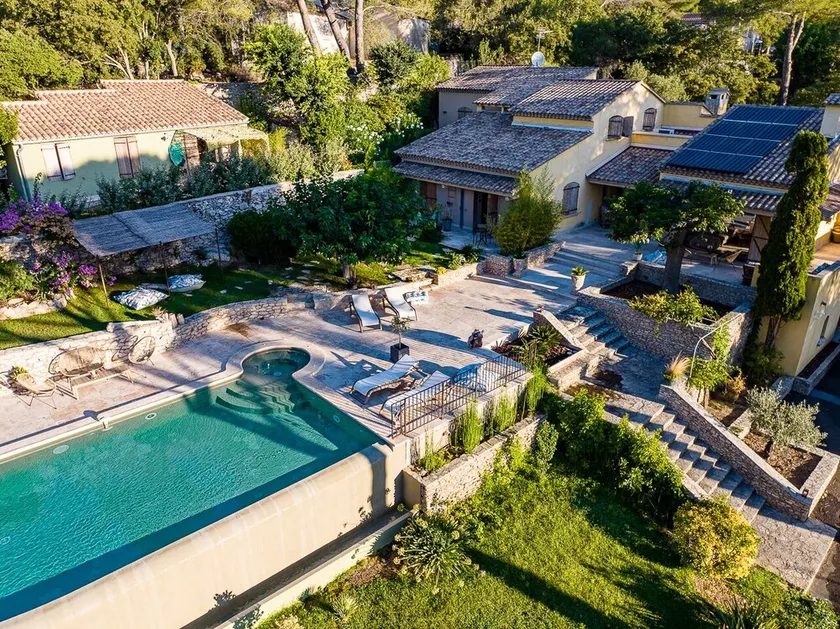 L'Encantada, charming property in Nîmes with swimming pool and green spaces - Image 1