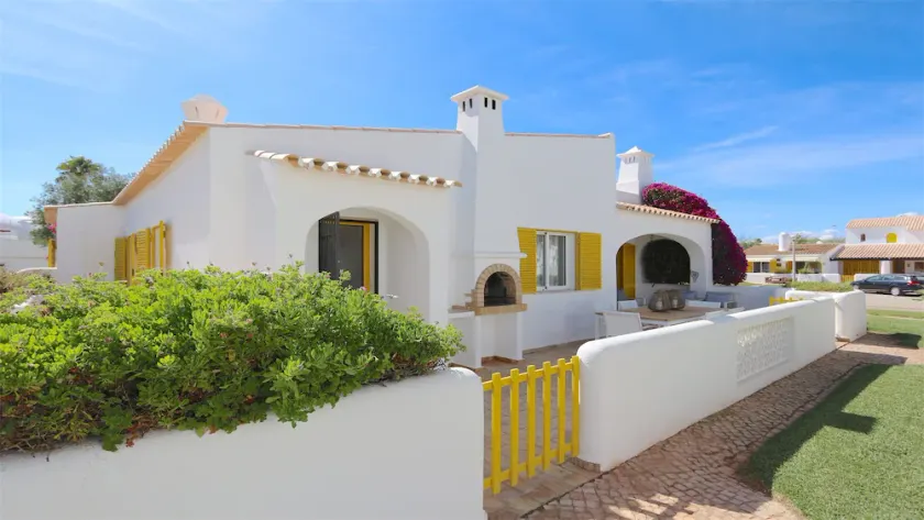 Vila Chez Lee Aldeia do Golf, CleverDetails, Sleeps 6, quiet area  - Image 1