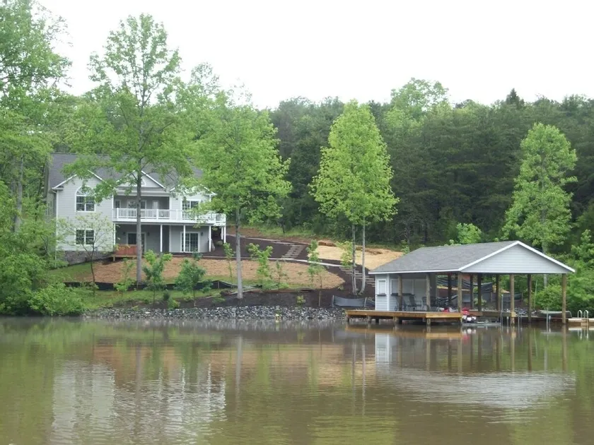 Familjevänlig, Lakefront Hem. Game Room, HD-TV, Hot Tub, Dock - Image 1