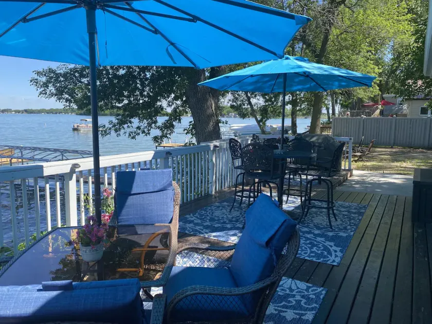 Hunters Welcome! Year Round Lakeside Home on Lost Island Lake - Image 1