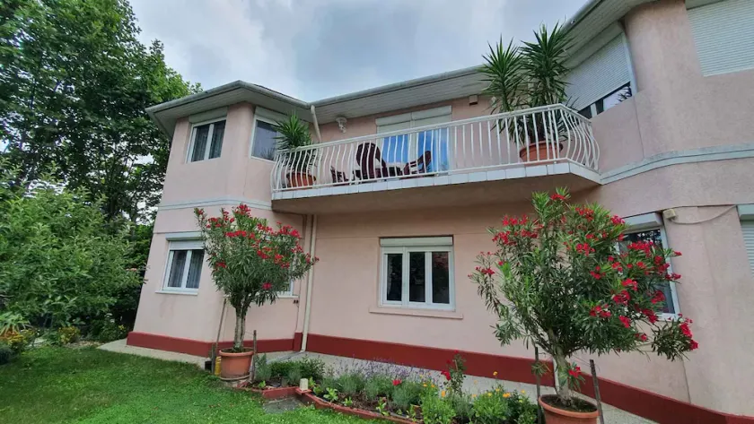 Holiday apartment near the beach and city centre - Image 1