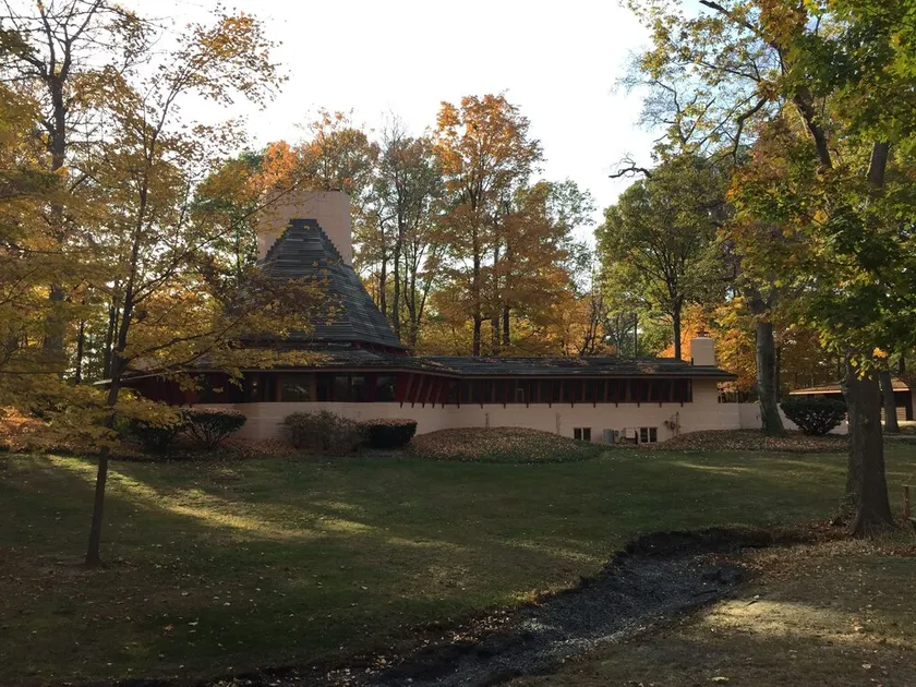 Frank Lloyd Wright Home Woodside - Image 1
