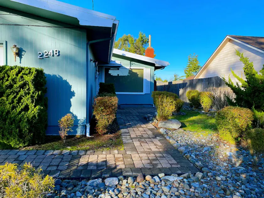 Comfortable Home in a Convenient Location - Image 1