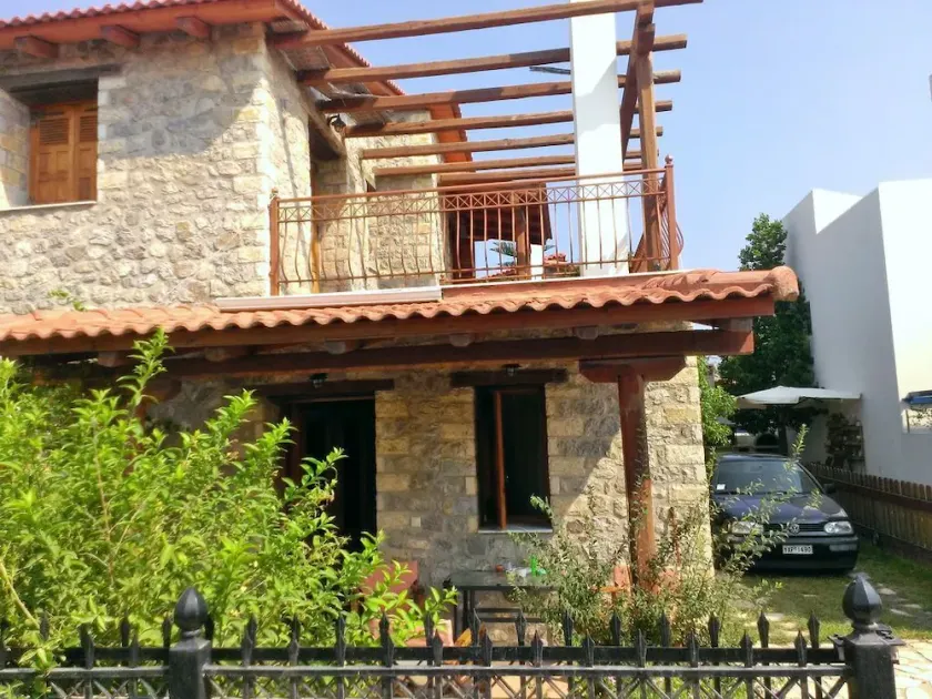 A stone made 3bedroom house 30m from the sea , villa - Image 1