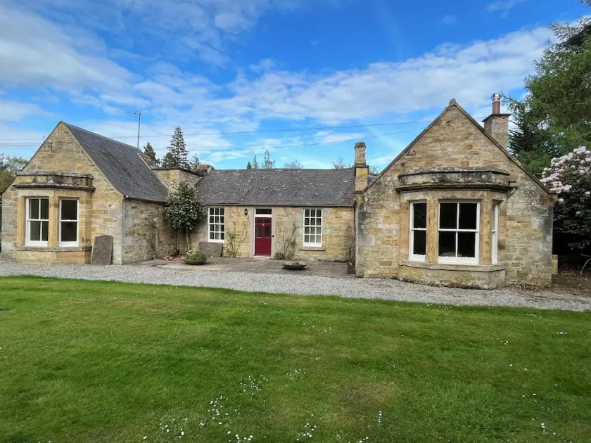 Fantastic Traditional yet Up-to-date Spacious Cottage Very Close to Edinburgh - Image 1