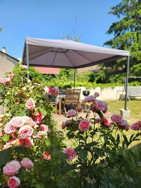 Maison 2 chambres d'hotes with large garden in quiet stone village. - Image 1