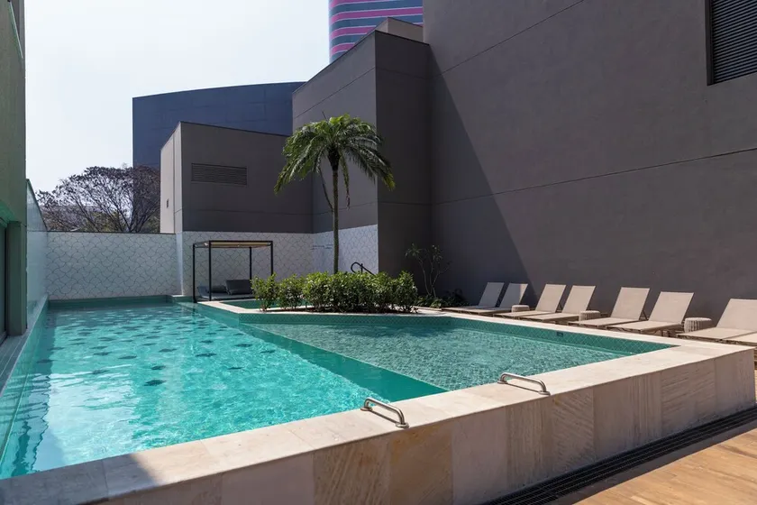 Estudio Pinheiros com piscina e academia - Image 1