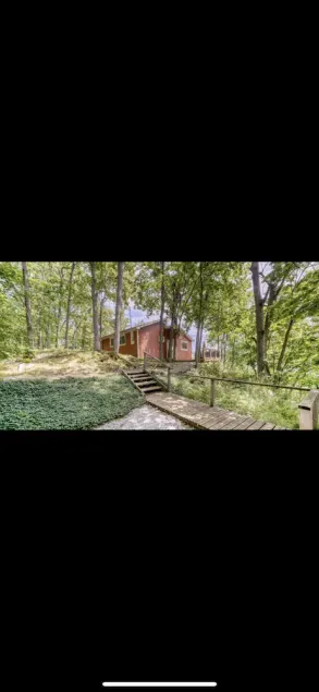 Cobby House  2 bedroom + Loft. (Just installed new 16 x 16  dock) - Image 1