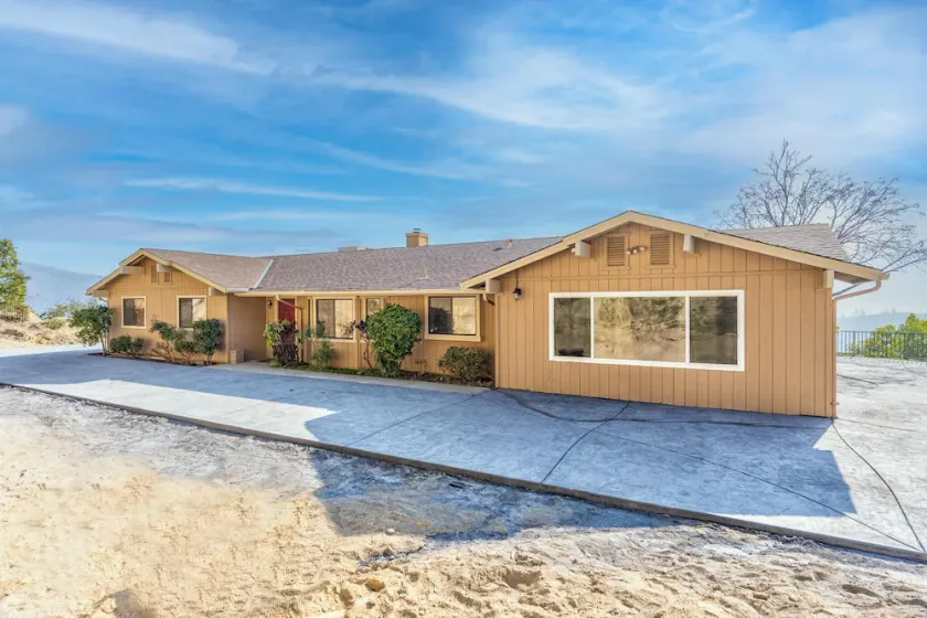 Oakhurst View 3 Bedroom 3 Bath Maison de style espagnol avec de superbes vues - Image 1