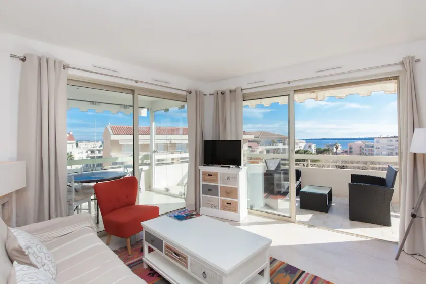 SERRENDY Lovely Sea view & terrace in the heart of Cannes Palm Beach - Image 1