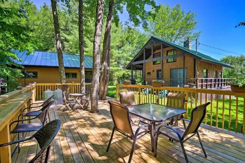 White Mountains Cottage w/ Mountain & Lake Views! - Image 1
