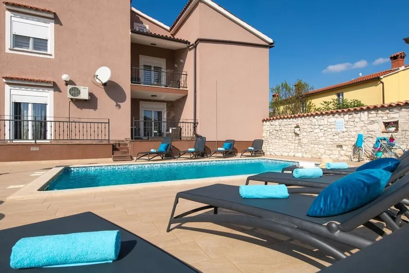 Apartments Lara - Image 1