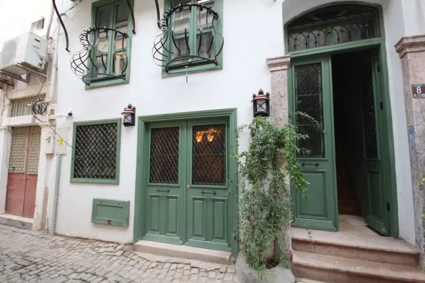 Defne Pansiyon Ayvalık - Image 1