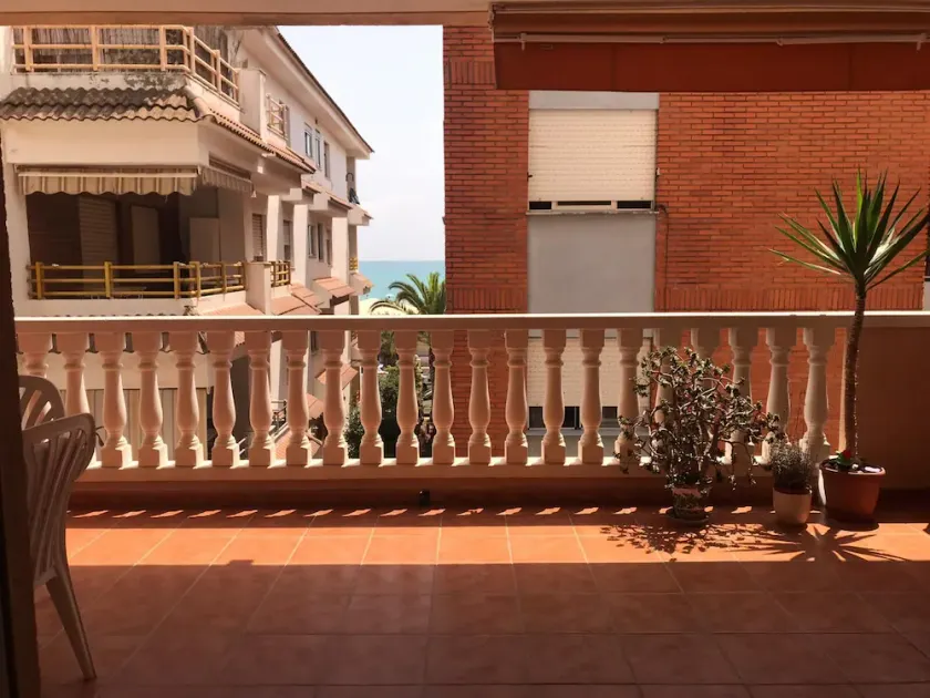 Apartment 30 secs from the beach with sea views - Image 1