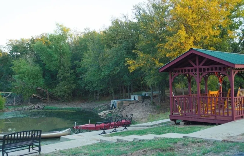 Modern Private Cabin, Fishing, Shooting Range, Fire Pit, 4WD Trails & Canoeing - Image 1