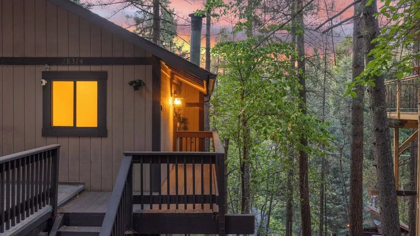 Cabin by Enchanting by AvantStay - Image 1