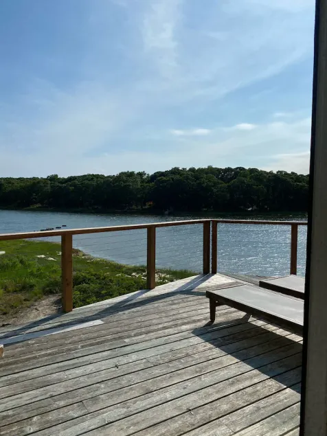Perfect Mid-Century Private Waterfront East Hampton Retreat! - Image 1