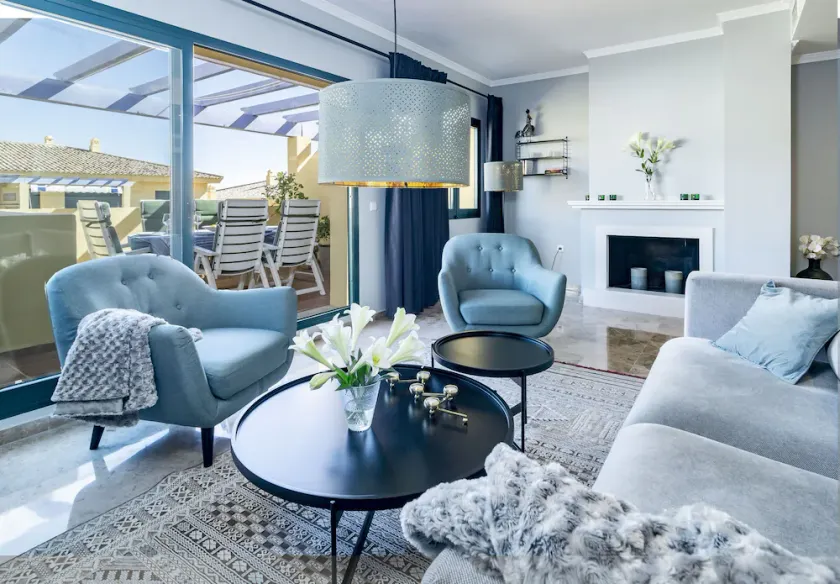 La- Beautiful 3 Bedroom Penthouse Close To Sea - Image 1