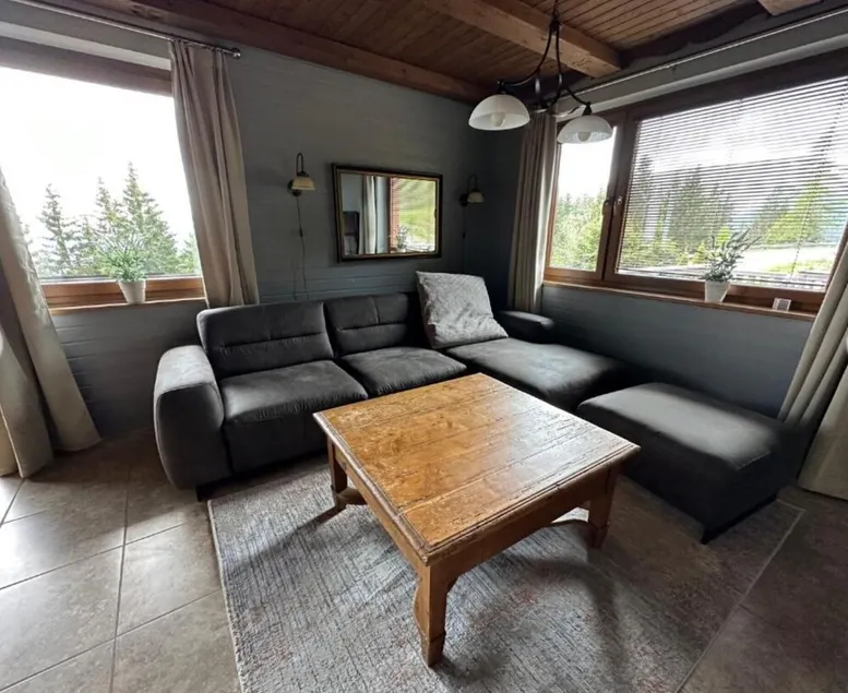 Holiday Apartment \"Haus Weitblick 1\" near Slopes with Private Terrace & Wi-Fi - Image 1