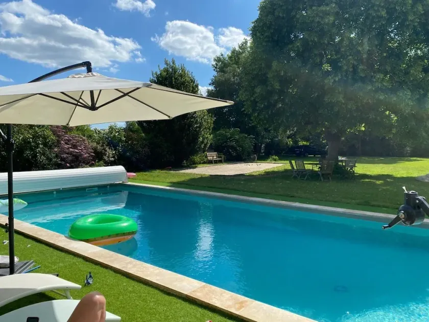 Charming house, completely renovated, ideal for a family or group of friends - Image 1